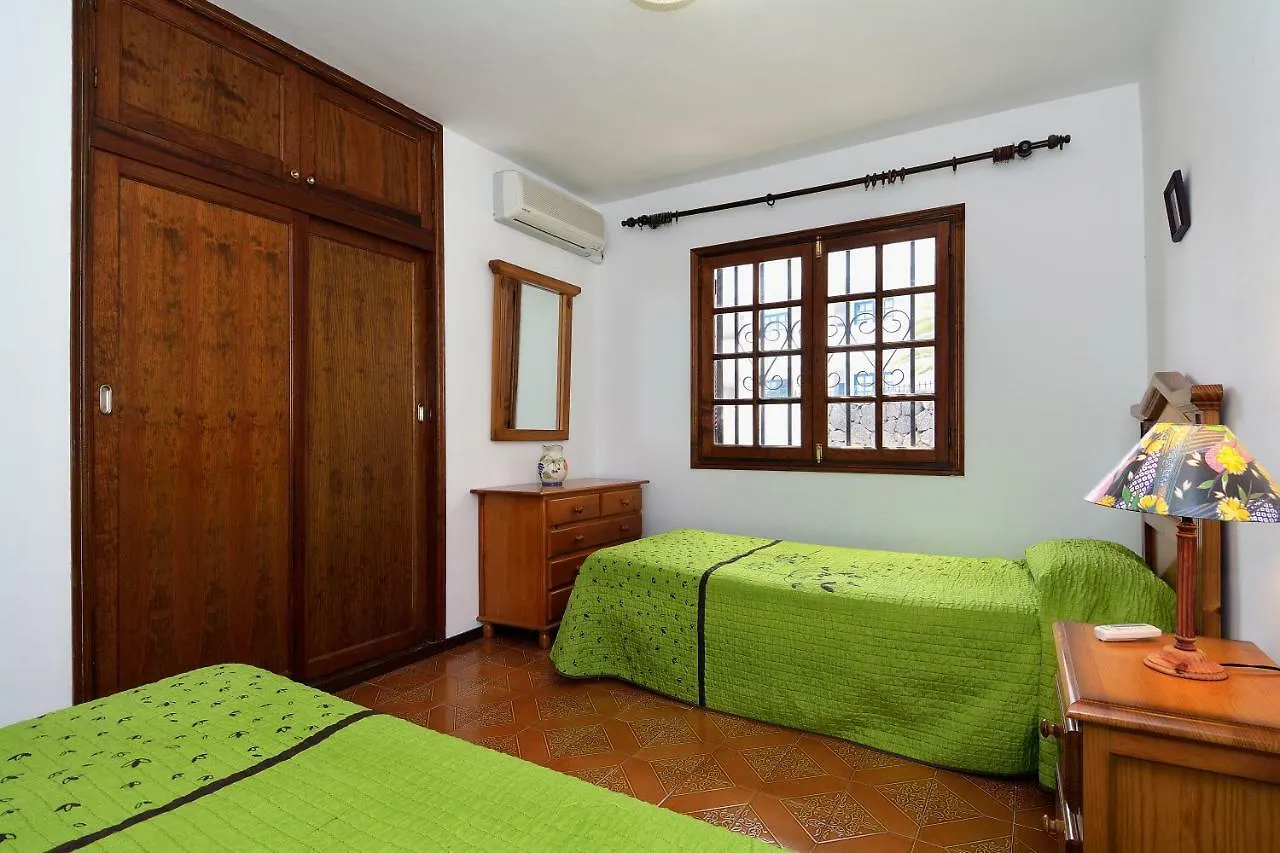 3Br Beach House - Solarium & Shower Terrace Puerto del Carmen  0*, Puerto del Carmen (Lanzarote) Spain
